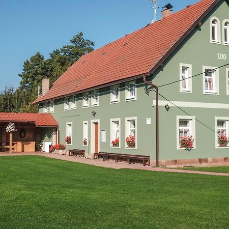 Stovka Bozanov Guest House Exterior photo